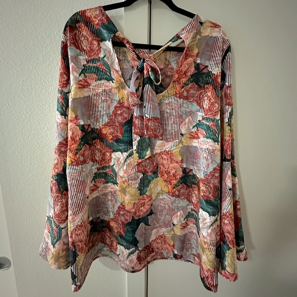 Halogen W’s Floral Print Flowy Bell Sleeve Tunic Top - Picture 2 of 3